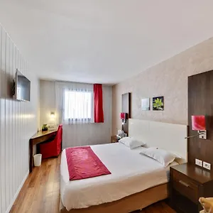 Paris Pacific: Metro-adjacent Near Orly Airport 3*, Villejuif France